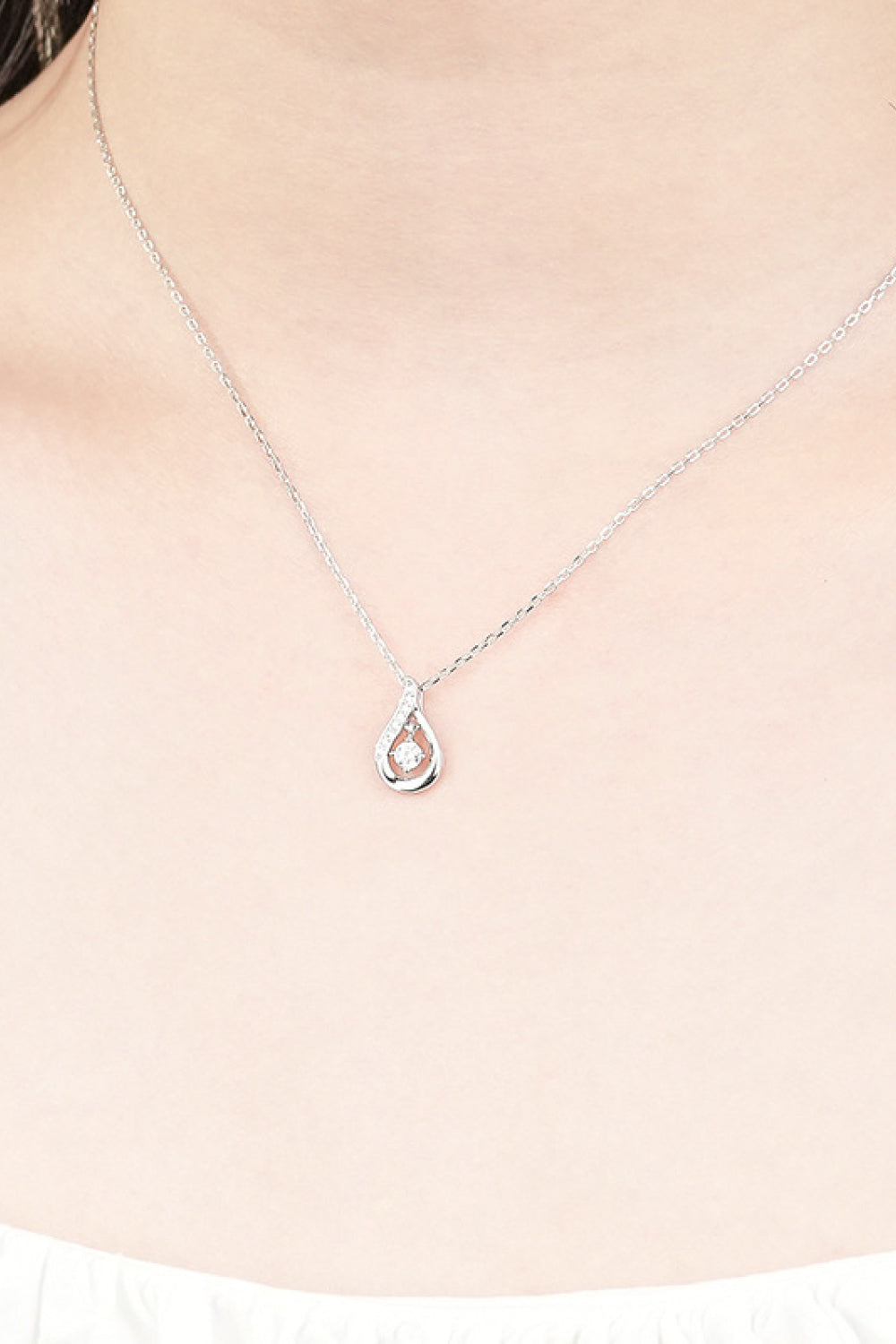 Silver Teardrop Pendant Necklace
